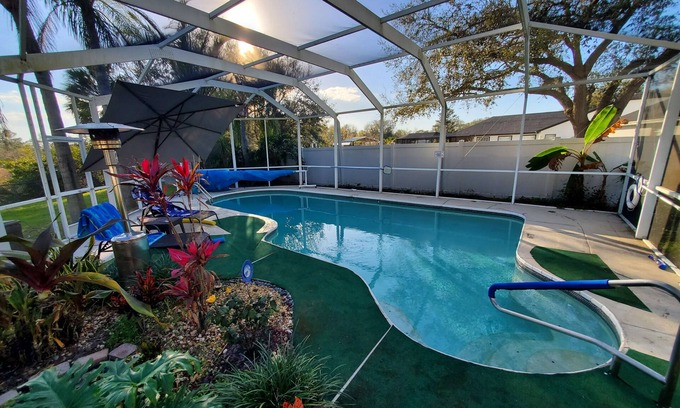 Boyette Springs Casa | Serenity Springs Nature Escape propane Heated Pool Home