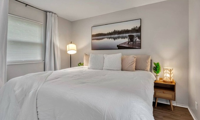 Evansville Casa | Serenity Suite: The Luxe Oasis #6