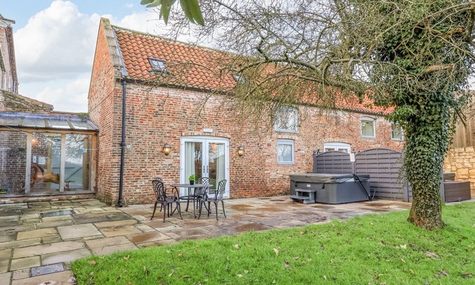 Ryther Cabaña | SERVANT'S QUARTERS, character holiday cottage in Tadcaster
