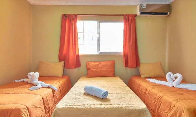 Corales del Sur Apartamento | Serviced 3 Single Bed 1 Bedroom-Apartment in Corales del Sur, Santo Domingo Este