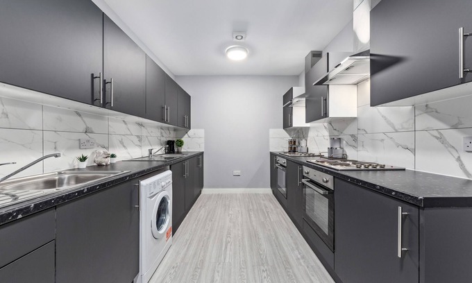 Feltham West Apartamento | Serviced Ensuite Room Feltham Heathrow London Tw13
