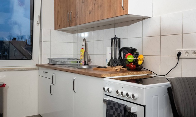 Marxloh Apartamento | Serviceroom24 - Apartment 2 in Duisburg Wlan- Smart-tv - 24-7 Check-in und Küche