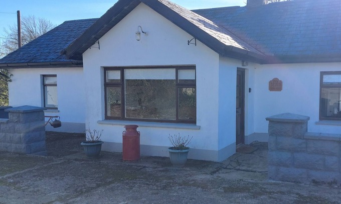 Killotteran Otro | Seskin Farmhouse on a working Dairy Farm
