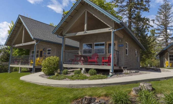 Dover Bay Casa | Setting Sun - Lakefront Beach Bungalow