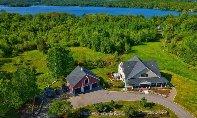 Meredith Casa | Seven Gables Farm! Gorgeous home near Lake Waukewan!