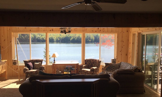 Gleason Cabaña | Seven Island Lakefront Cottage - Cottage tradicional de Wisconsin
