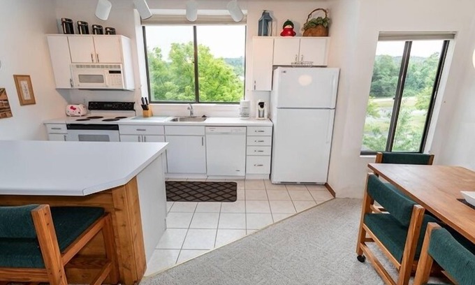 Seven Springs Condominio | Seven Springs Meadowridge 2 Bedroom Standard Condo with Loft, Mountain Views! 2 Condo by RedAwning
