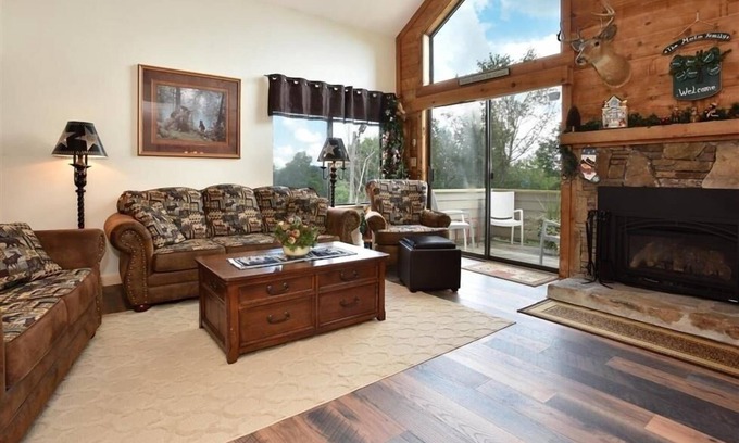 Seven Springs Condominio | Seven Springs 3 Bedrooms Premium Condo, Ski In/Ski Out by RedAwning
