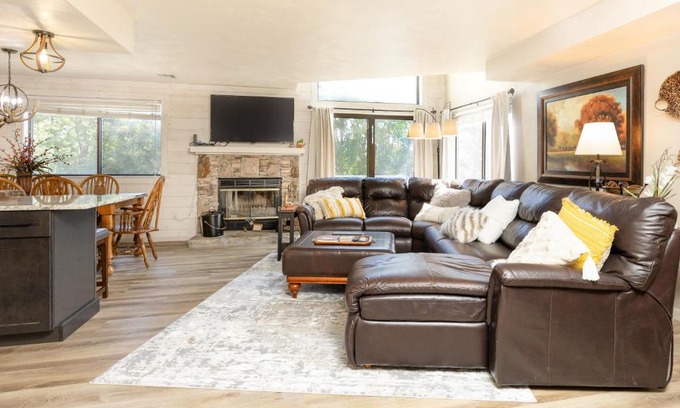 Seven Springs Apartamento | Seven Springs Meadowridge 3 Bedroom Standard Condo - Sleeps 10, Pet Friendly! condo