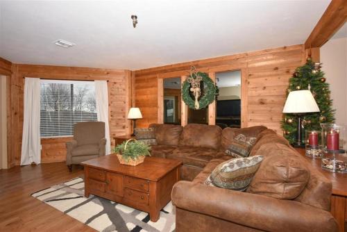 Seven Springs Apartamento | Seven Springs Stoneridge 3 Bedroom Standard Condo with Ski-In Out, Mountain Views! condo