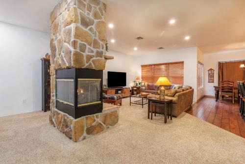 Seven Springs Apartamento | Seven Springs Woodridge 4 Bedroom Premium Condo, Deck with Mountain Views condo