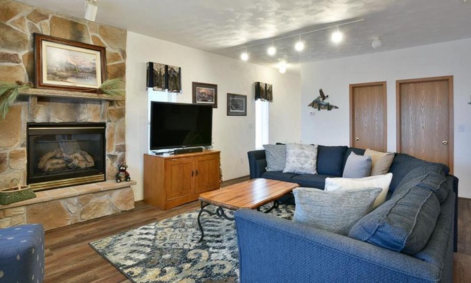 Seven Springs Apartamento | Seven Springs Woodridge 4 Bedroom Premium Condo, Deck with Mountain Views condo