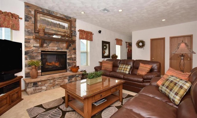 Seven Springs Apartamento | Seven Springs Woodridge 4 Bedroom Premium Condo, Mountain Views! condo