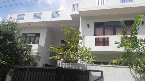 Thalawatugoda Casa | SevenSun HomeStay Villa