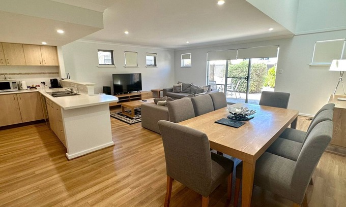 Broadwater Villa | Seventy at Cape View Resort - villa in Cape View Resort, great for couples and families to enjoy.