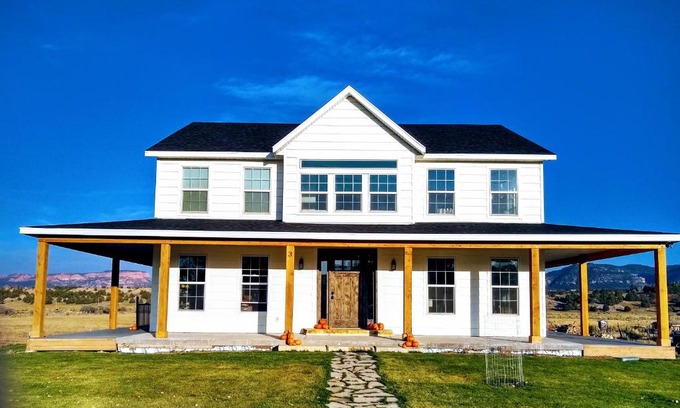 Hatch Casa | Sevier River Farmhouse 2