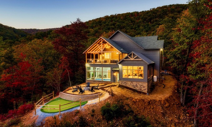 Gatlinburg - Pigeon Forge Cabina | Stunning 5BR Retreat: Pool, Hot Tub, Epic Views