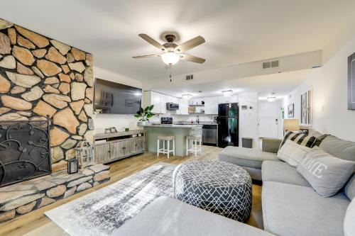 Sevierville Apartamento | Sevierville Condo with Balcony and Pool Access!