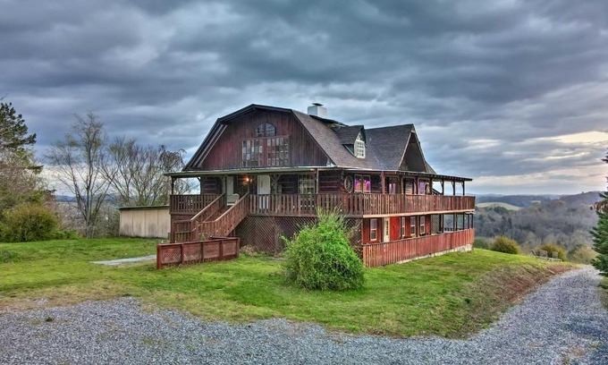 Sevierville Casa | Sevierville Countryside Getaway with 2 Decks!