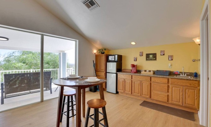 Phoenix Casa | Charming 2-bedroom house in serene Apache Junction with WiFi