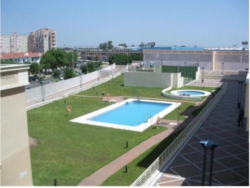 Parque Alcosa Apartamento | SevillaHome-Apartamento complejo piscina parking