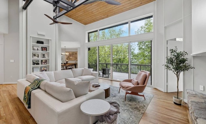 Saint Andrews Casa | Sewanee Woods Modern Luxe Escape