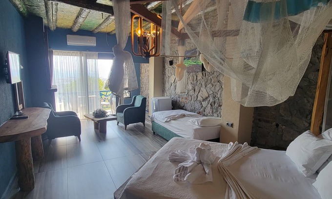 Edremit Hotel | Seyr-i Gümüşhan Otel