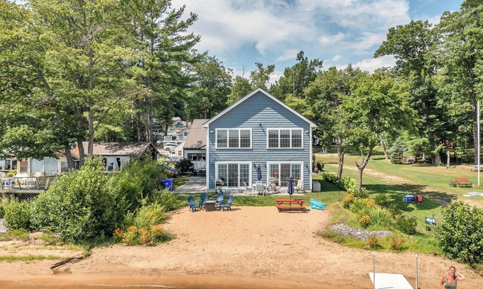 Lochmere Casa | Shades of Summer on Lake Winnisquam