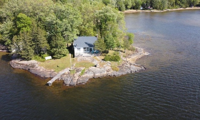 Dongola Cabaña | Shadow Lake Cottage -Kawartha Lakes