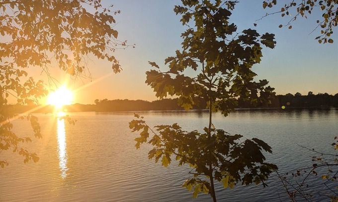 Tomahawk Cabina | Shady Rest #13 Lower Manor, 3BR/2BA, Lakefront, Beach, Fishing, Relaxing, Fun!
