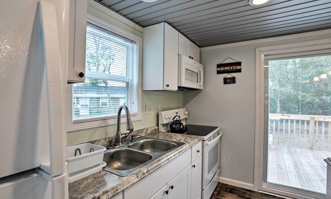 Shallotte Apartamento | NUEVO-Estudio con ducha al aire libre a 10 minutos de Sunset Beach
