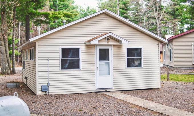 Chetek Cabina | Shadynook - in a no-wake zone in Chetek, WI on the Chetek Chain of Lakes.