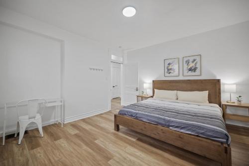 Shadyside Casa | Shadyside, Pittsburgh !F Modern and Bright Private Bedroom with Shared Bathroom