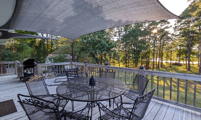 Scottsboro Casa | Shallow Waterfront Private 3 Bedrooms+Bunkroom+FirePit+Grill+Games