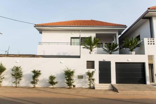 Lome Villa | SHALOM & Victoire Villa