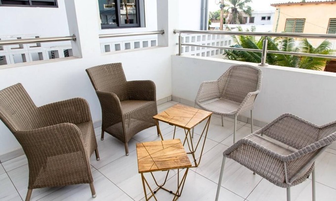 Lome Casa | SHALOM & Victory