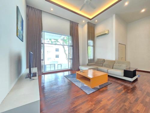 Tanjung Bungah Casa | Shamrock Beach Villas - Batu Ferringhi