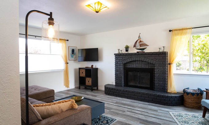 Fortuna Casa | Shamrock Oasis- Pool Table & Ping-Pong, Sleeps 8