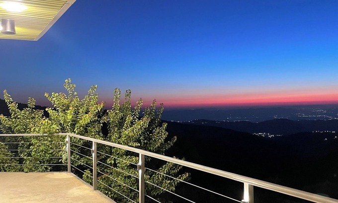 Ajloun Chalet De Esquí | Shams Farm is a cozy two-bedroom chalet, comfortable & perfect for relaxation
