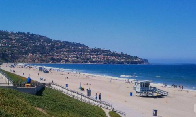 Redondo Beach Cabaña | Shangri-La at the Beach