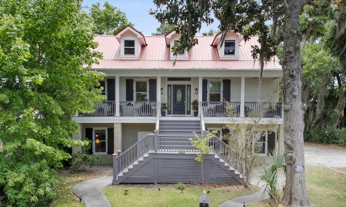 Thunderbolt Casa | Shangri-La @ Thunderbolt: 5 Bedrooms On Vernon St!