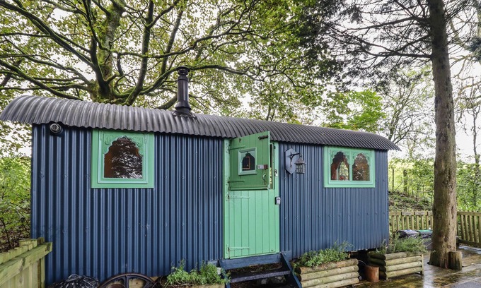 Newcastle-on-Clun Cabaña | SHANTI, pet friendly, character holiday cottage in Beguildy