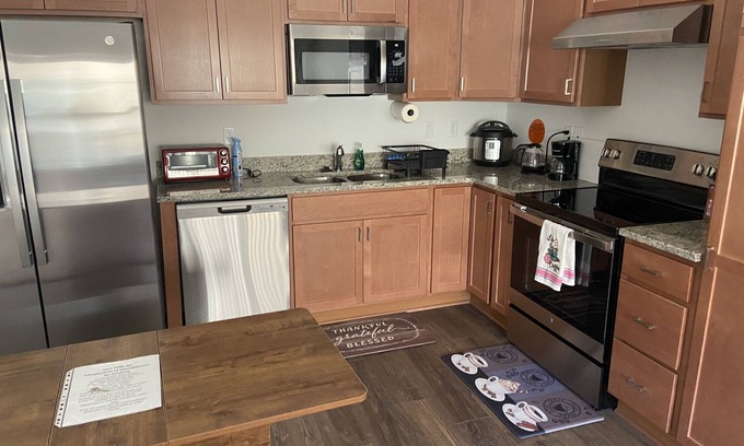 Tavares Condominio | Shantiniketan B 6 /2106 / 50 minutes to the Disney 2 mile to down town Tavares.