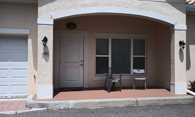 Tavares Condominio | Shantiniketan I 1 /2801 / 50 minutes to the Disney 2 mile to down town Tavares.