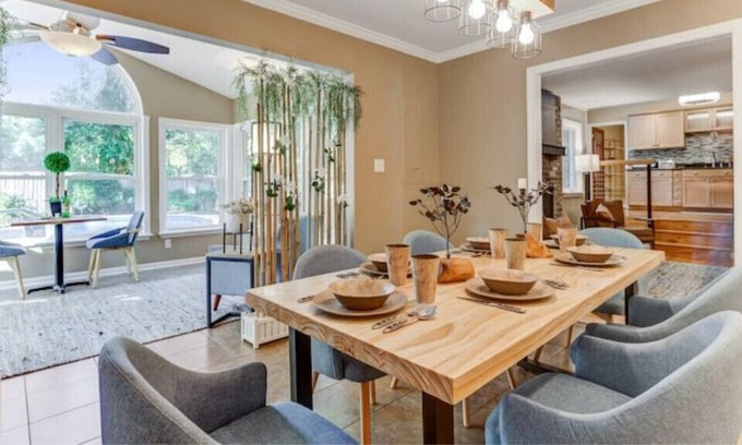 Summerville Casa | Share-in Dipity Refined 4 bedroom house w/ a pool