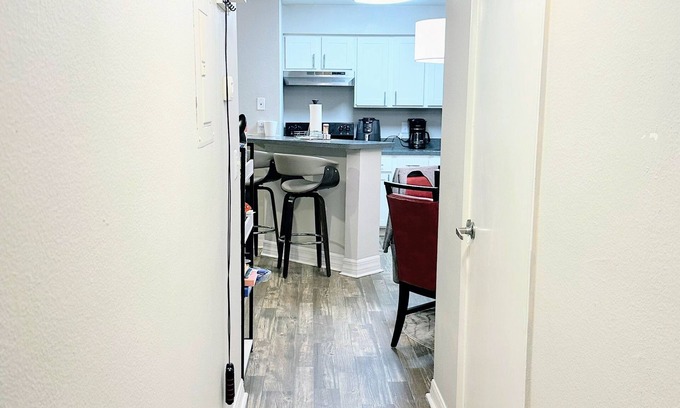 Kirkman North Apartamento | Shared Apartment-Private Room & Bath in Orlando!