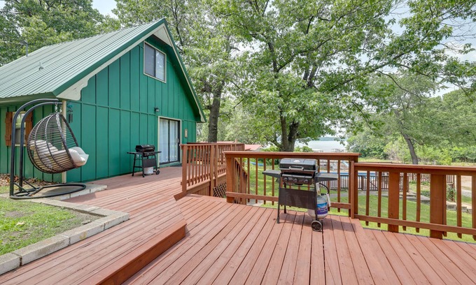 Grove Casa | Shared Boat Dock: Lakefront Grove Getaway!