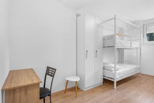 Split Hostal | Shared room in Hostel - Bunk bed