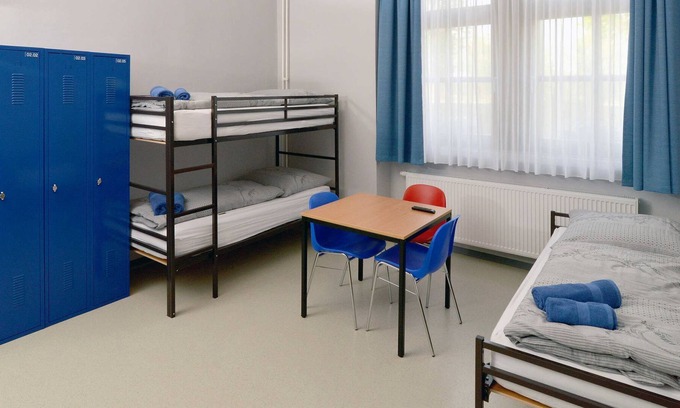 Guben Apartamento | Shared room with private bathroom (up to 8 people), No. 2 - Hostel in Guben