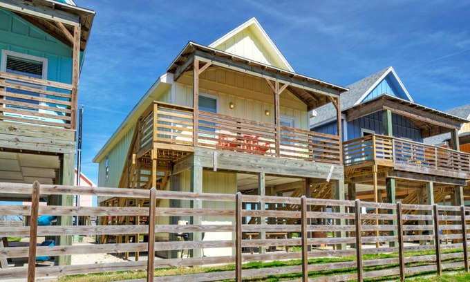 Flour Bluff Casa | Shared Waterfront Pool and Boat Dock, Balcony w/ View | Yellowfin by AvantStay